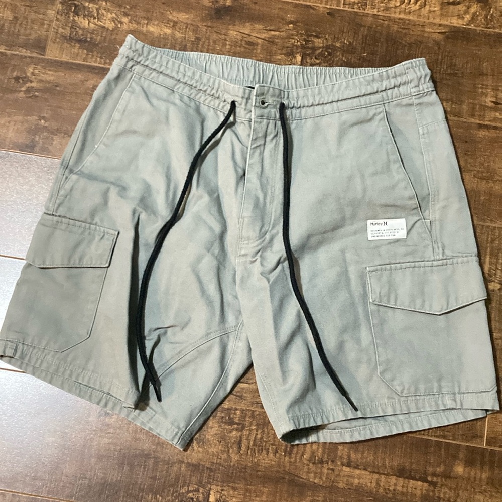 Hurley cargo shorts with drawstring and zipper 30